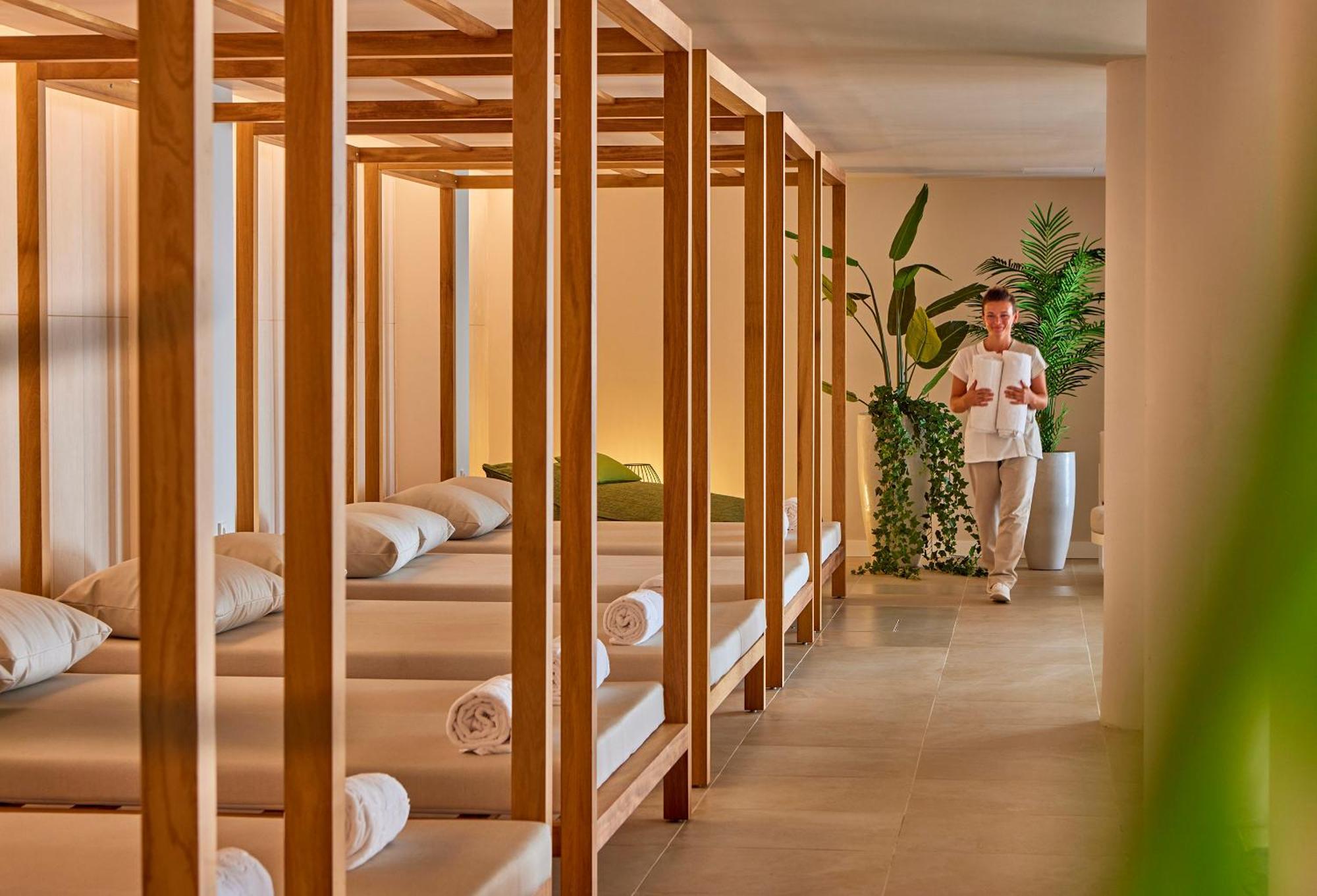 Universal Grand Leon & Spa Colonia de Sant Jordi Екстериор снимка