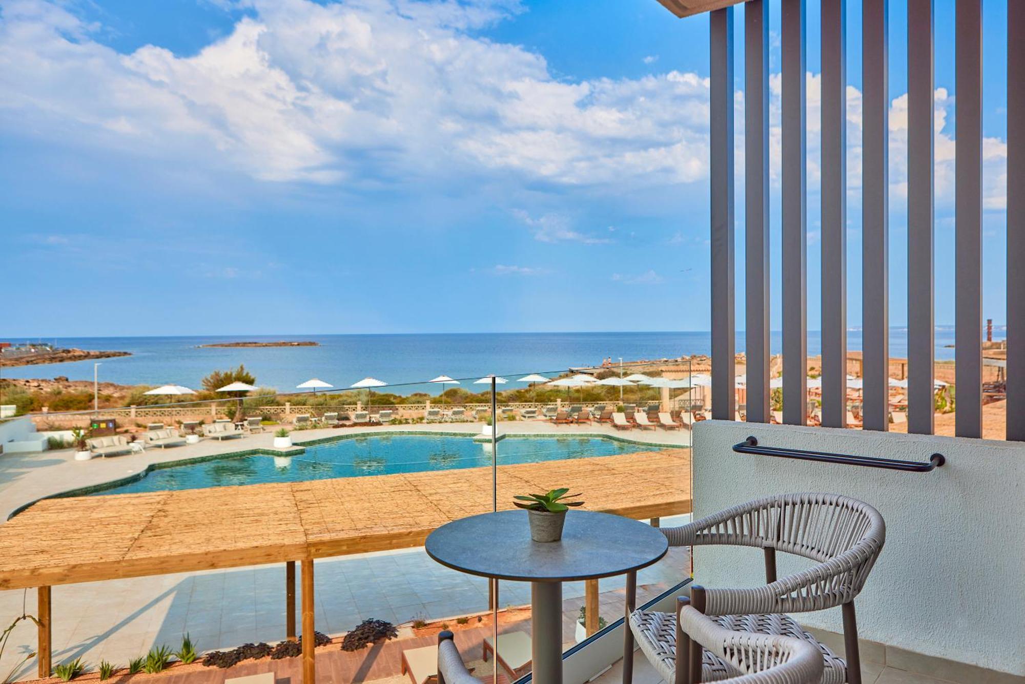 Universal Grand Leon & Spa Colonia de Sant Jordi Екстериор снимка