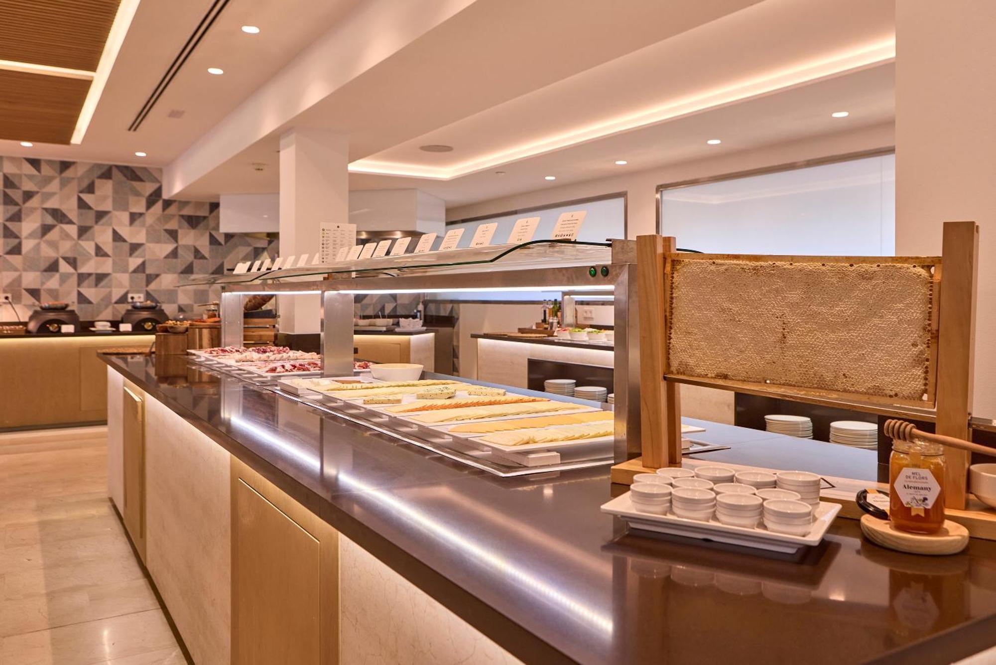 Universal Grand Leon & Spa Colonia de Sant Jordi Екстериор снимка